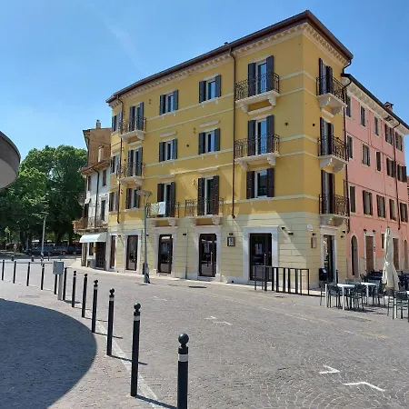 Homethirtyfour * Verona